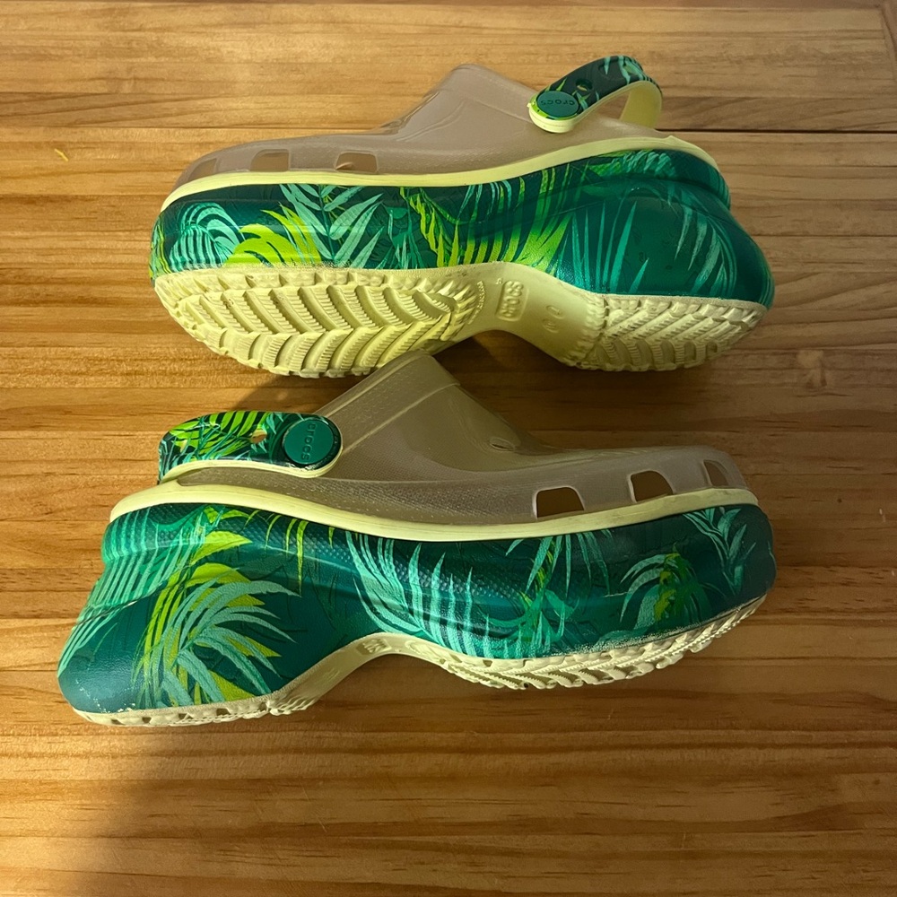CROCS Classic Bae Platform Translucent Tropical S… - image 3
